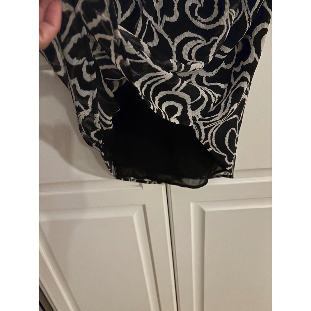 LOFT Black White Abstract Swirl Chiffon V-Neck Blouse Short Sleeve Lined Small - Picture 5 of 6